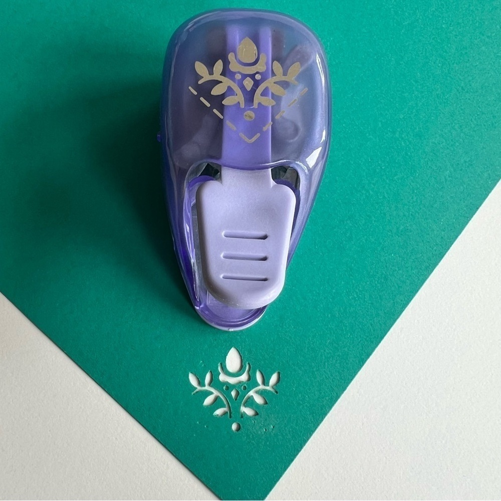 EK Success Paper Shapers Stitch Pop Paper Punch Crafting Scrapbooking Crafting